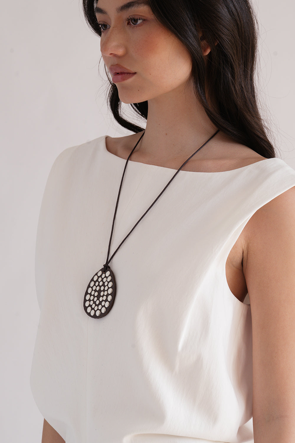 Rivet Cord Necklace 03