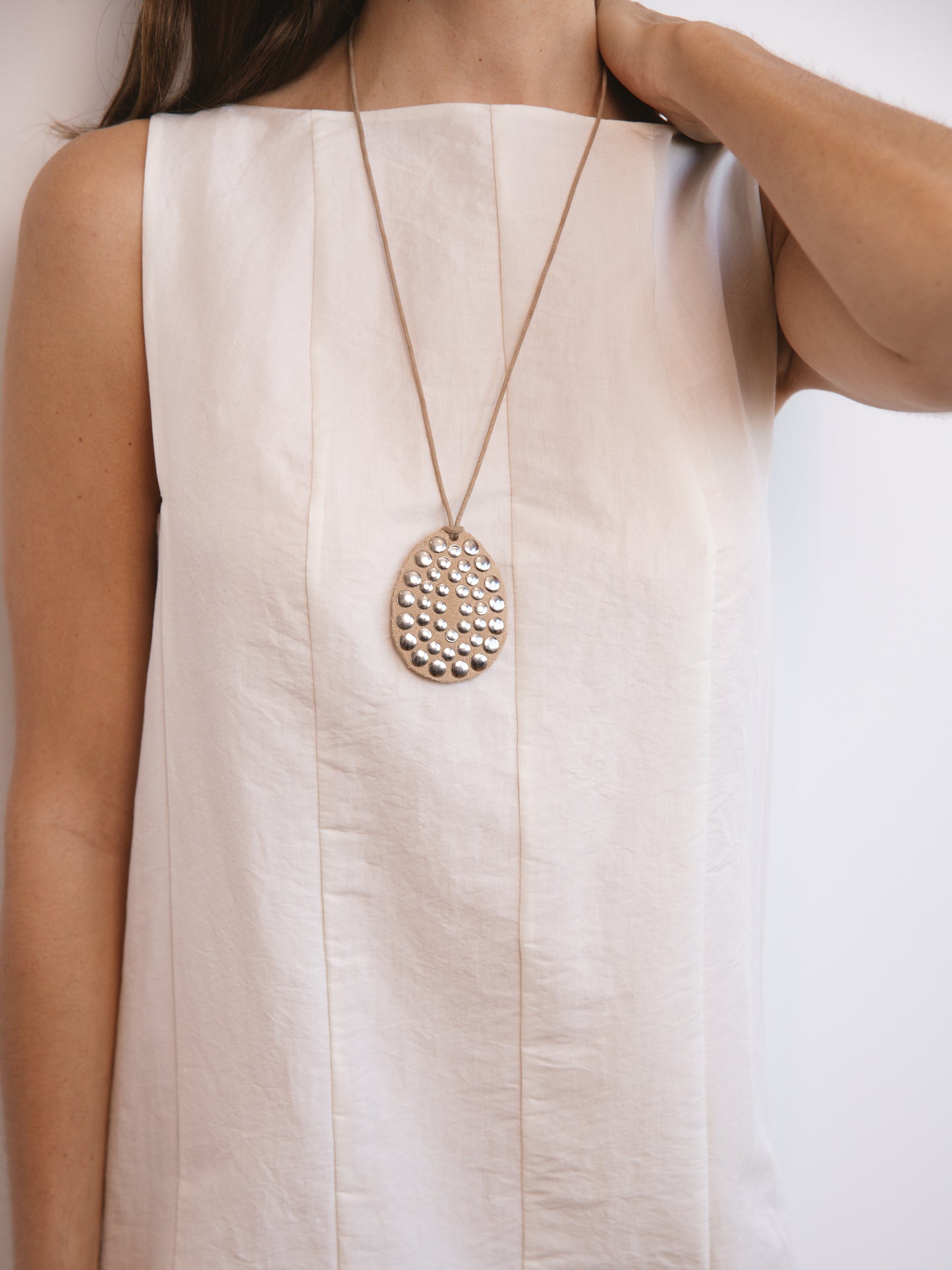 Rivet Cord Necklace 01