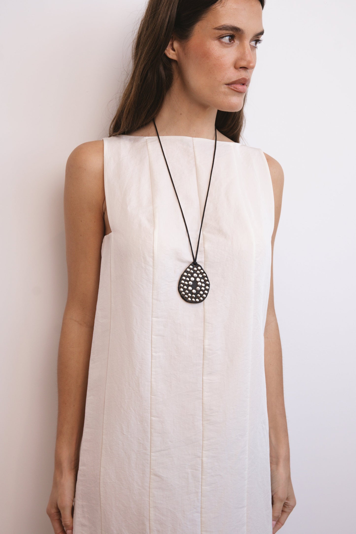 Rivet Cord Necklace 02