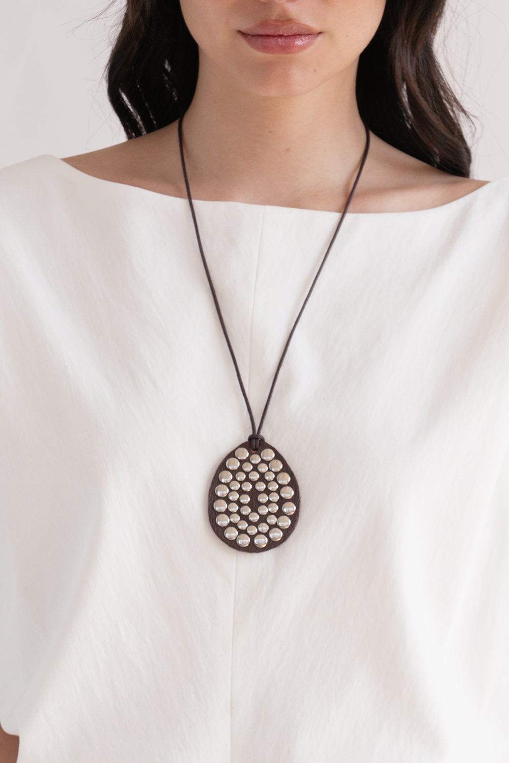 Rivet Cord Necklace 03