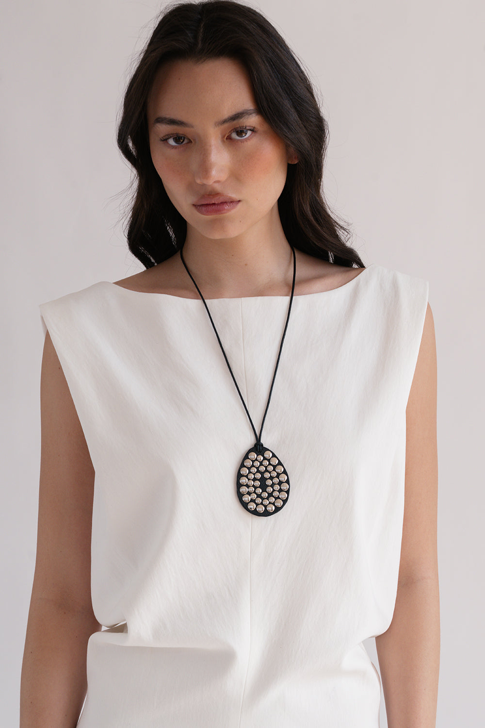 Rivet Cord Necklace 02