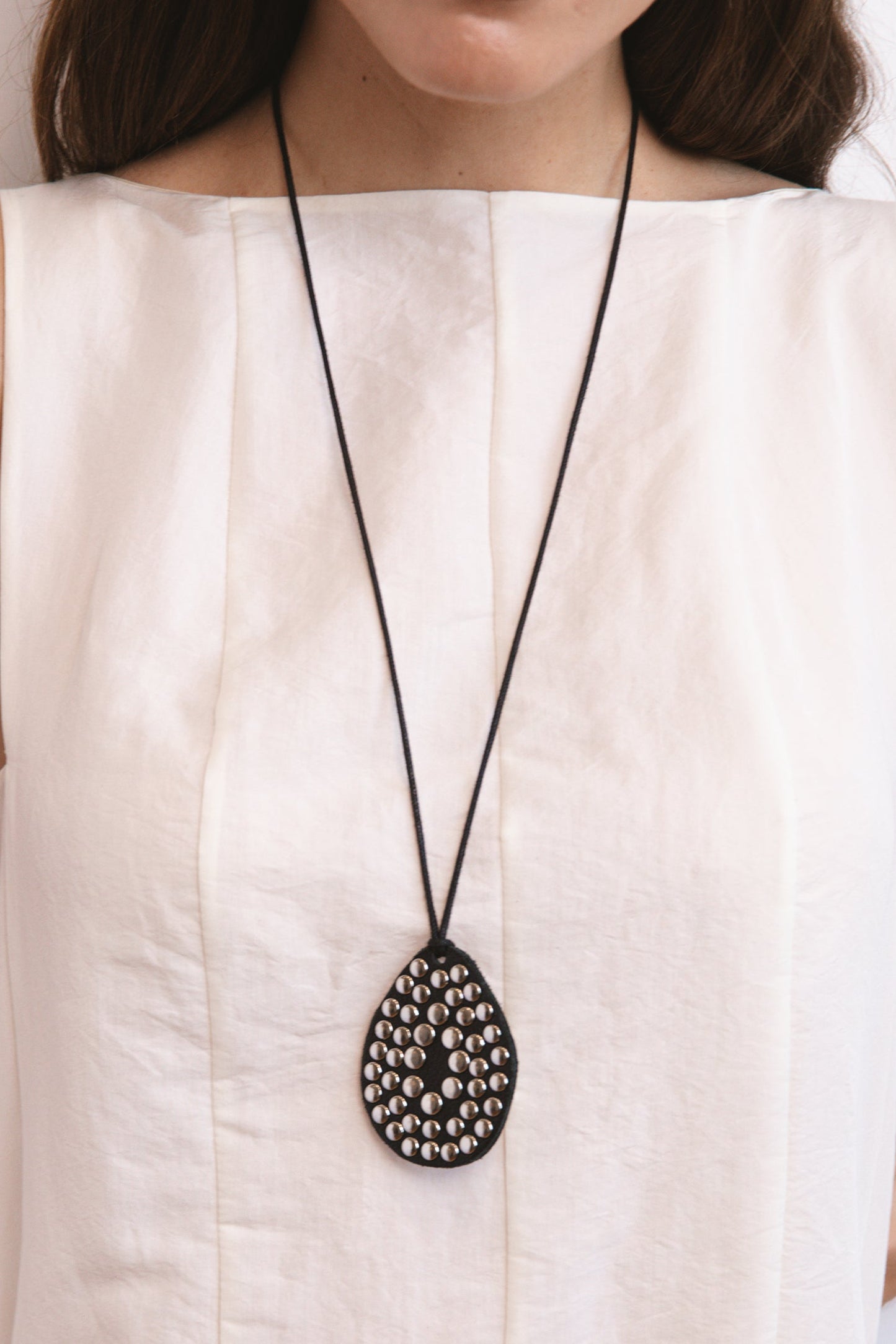 Rivet Cord Necklace 02